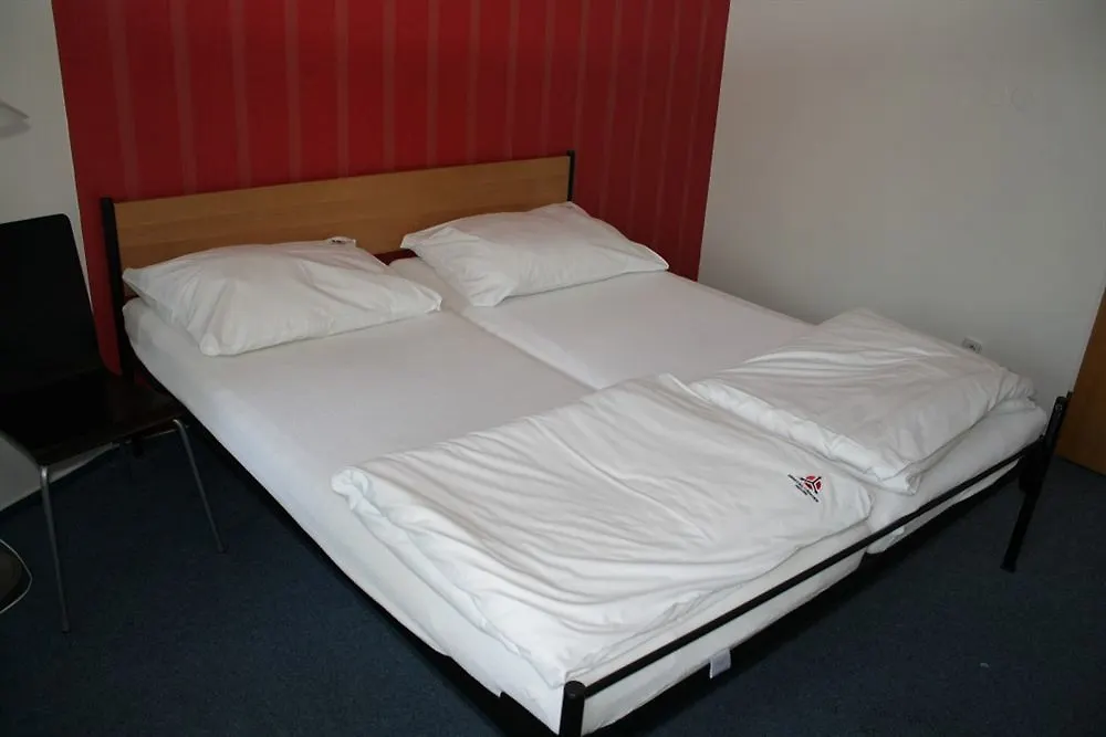 Mai Bohemia Hostel And Apartment