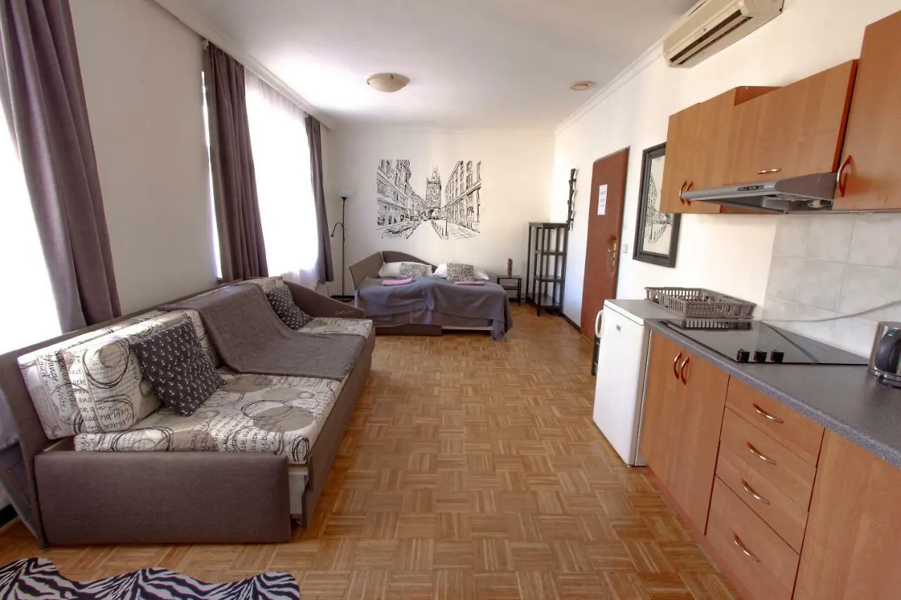 Mai Bohemia Hostel And Apartment