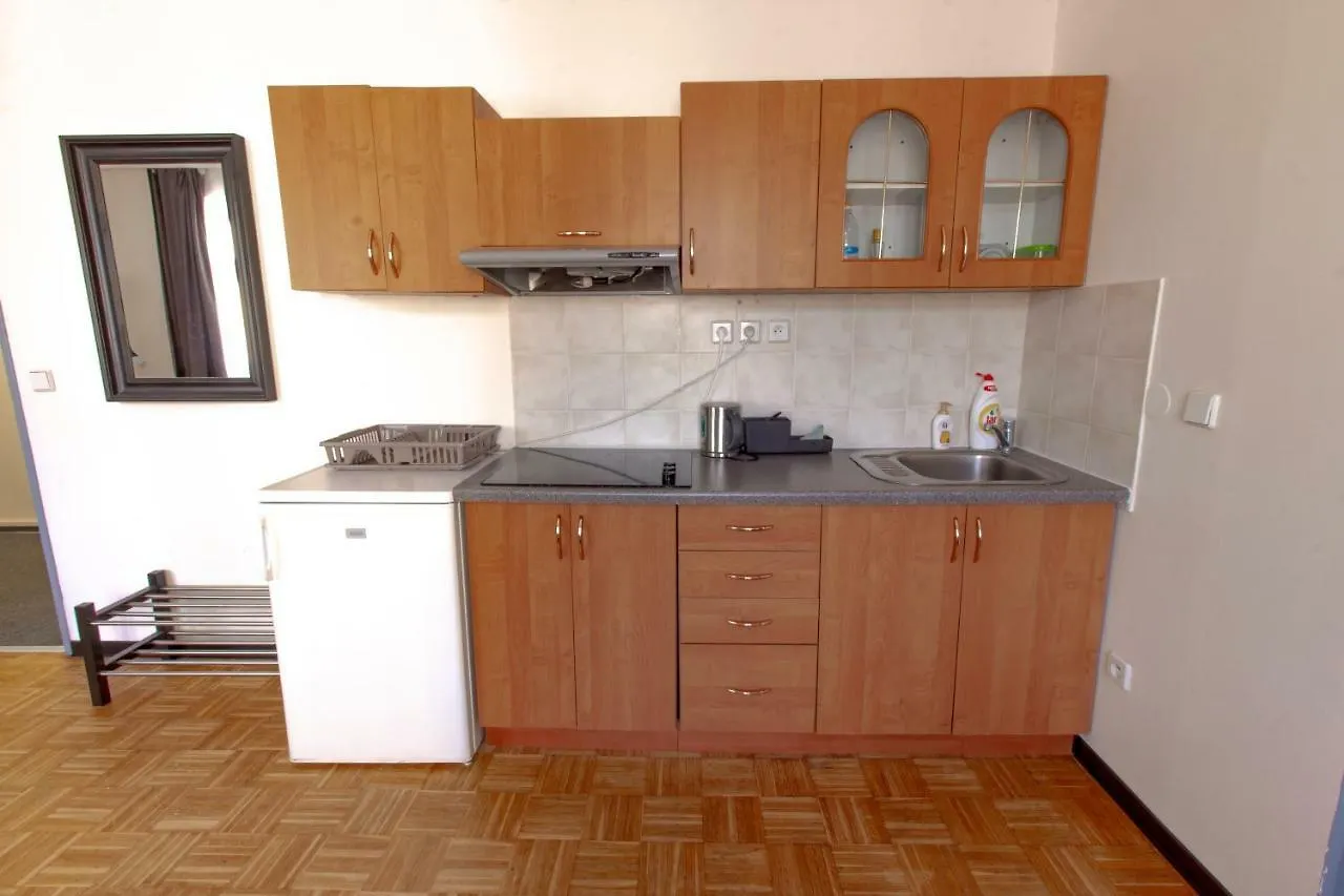 Mai Bohemia Hostel And Apartment Praha