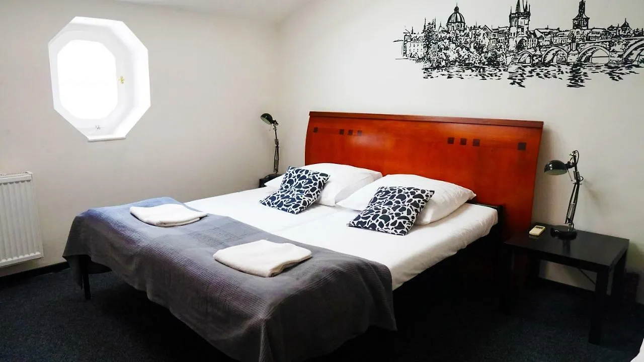 Mai Bohemia Hostel And Apartment